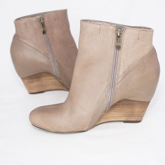 VinceĀ CamutoāBeige/Taupe Hillari Wedge Heel Booties, Sizeā37.5 /7 - Picture 9 of 13